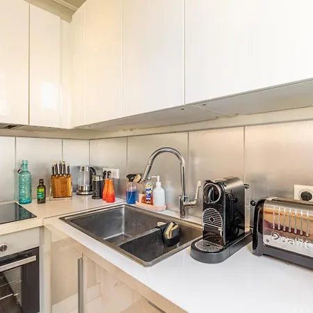 Guestready Modern Near Parc Monceau Appartamento Parigi