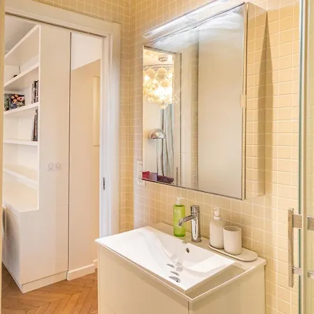 Guestready Modern Near Parc Monceau * Parigi
